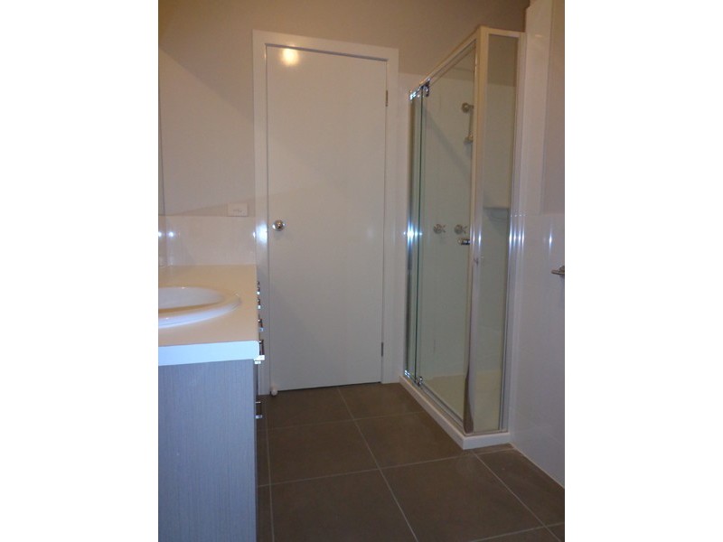 8 Pittard Walk, Epping VIC 3076