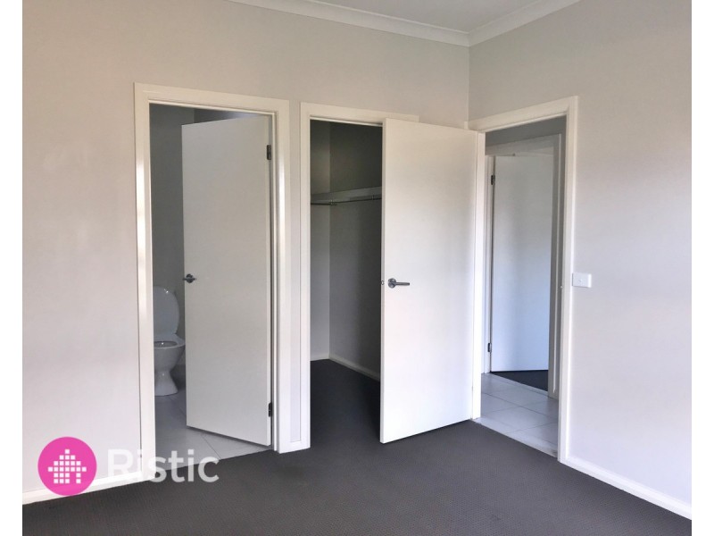 2 Deliza Walk, South Morang VIC 3752