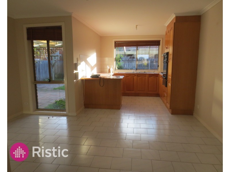1/7 Lukin Court, Mill Park VIC 3082