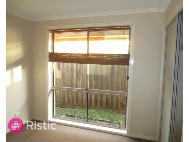 1/7 Lukin Court, Mill Park VIC 3082