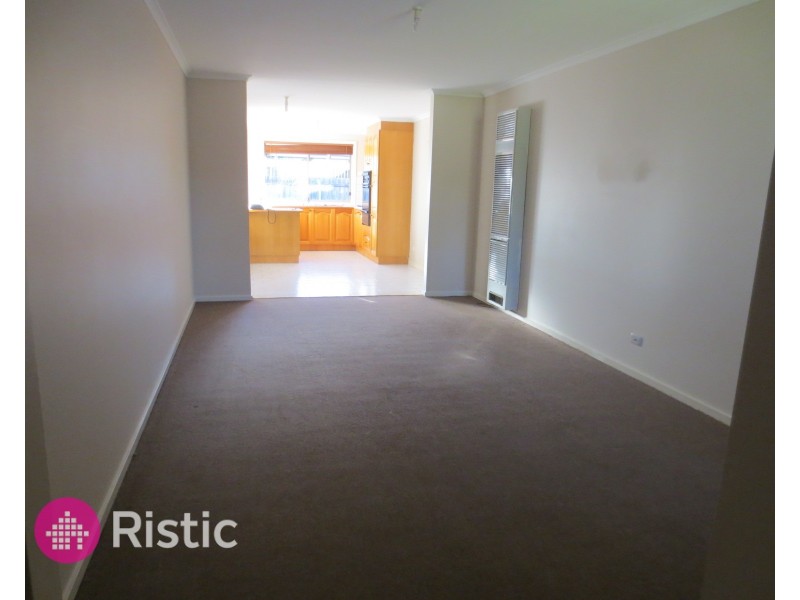 1/7 Lukin Court, Mill Park VIC 3082