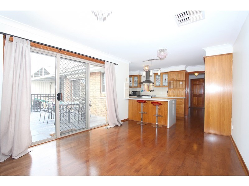 14 Henry Cable Court, Mill Park VIC 3082