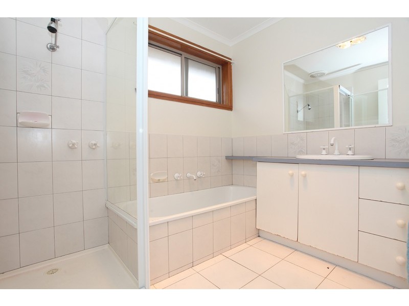 14 Henry Cable Court, Mill Park VIC 3082