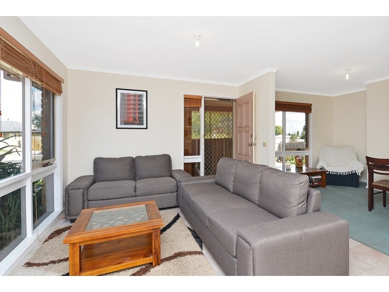 1/7 Clifford Close, Mill Park VIC 3082