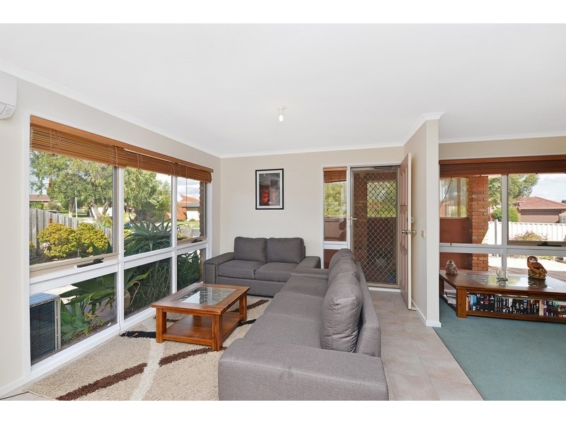 1/7 Clifford Close, Mill Park VIC 3082