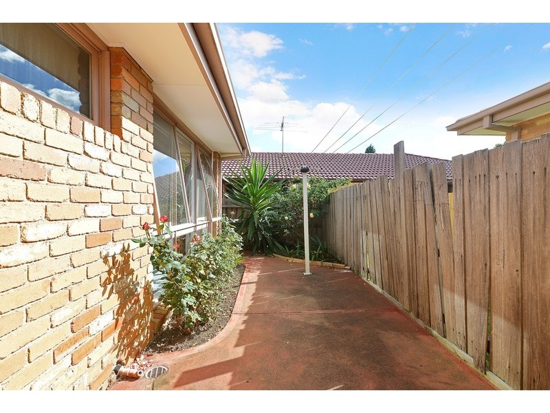 1/7 Clifford Close, Mill Park VIC 3082