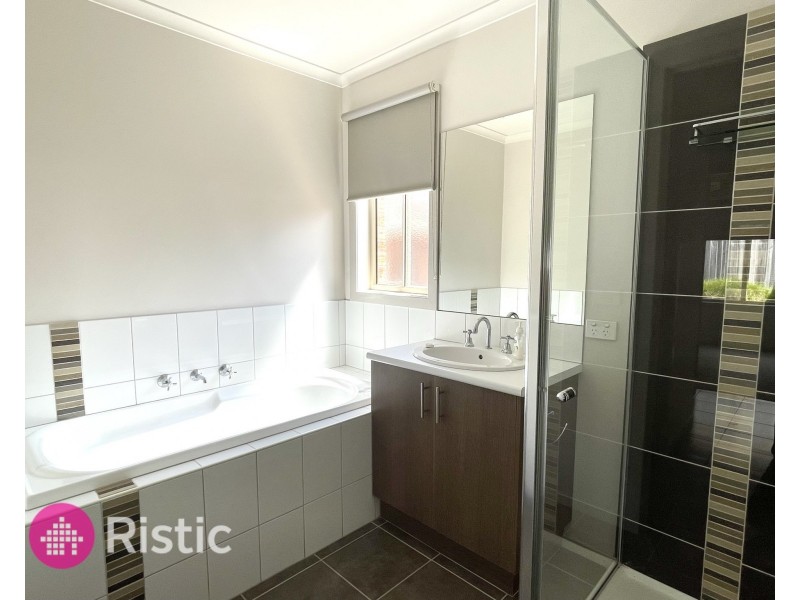 14 Breenview Place, Doreen VIC 3754