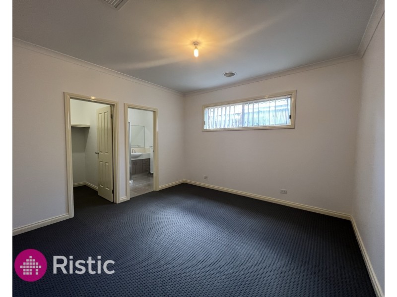 5 Nighthawk Boulevard, South Morang VIC 3752