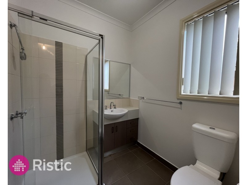 5 Nighthawk Boulevard, South Morang VIC 3752