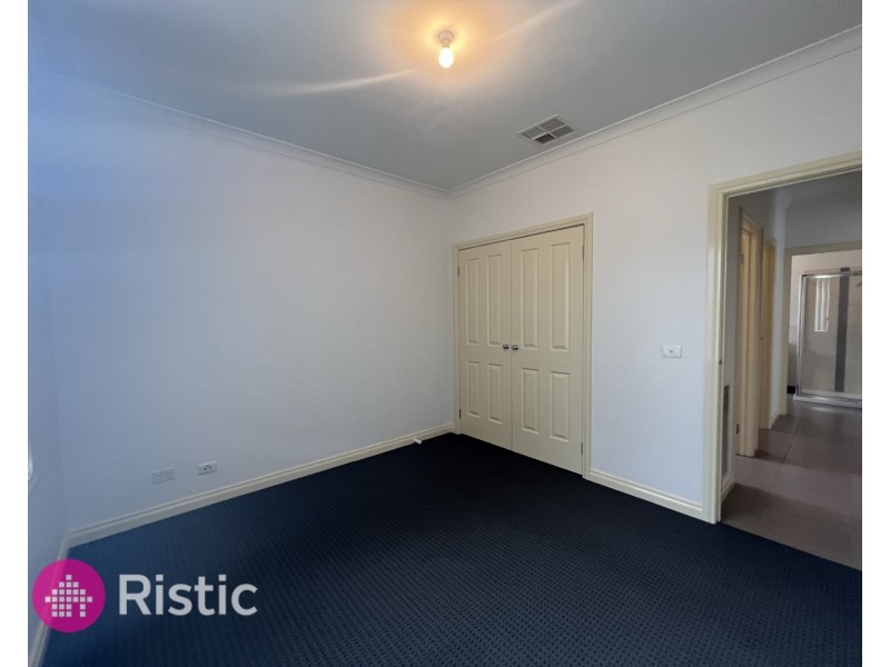 5 Nighthawk Boulevard, South Morang VIC 3752