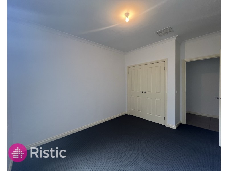 5 Nighthawk Boulevard, South Morang VIC 3752