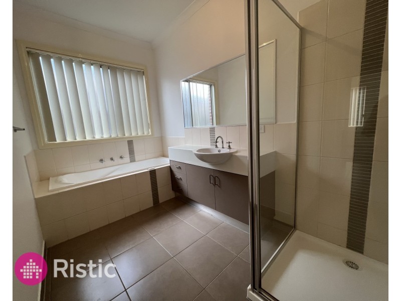 5 Nighthawk Boulevard, South Morang VIC 3752