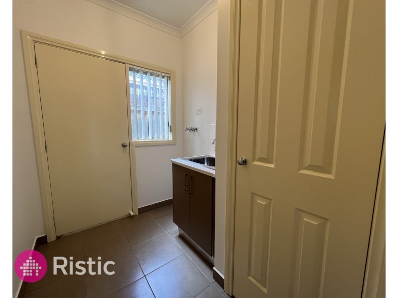 5 Nighthawk Boulevard, South Morang VIC 3752