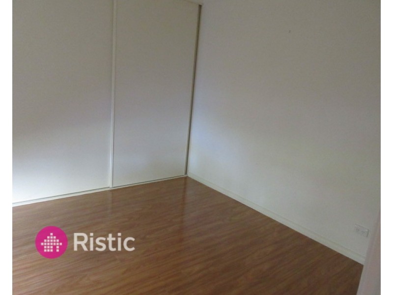 27 / 5 Delacombe Drive, Mill Park VIC 3082