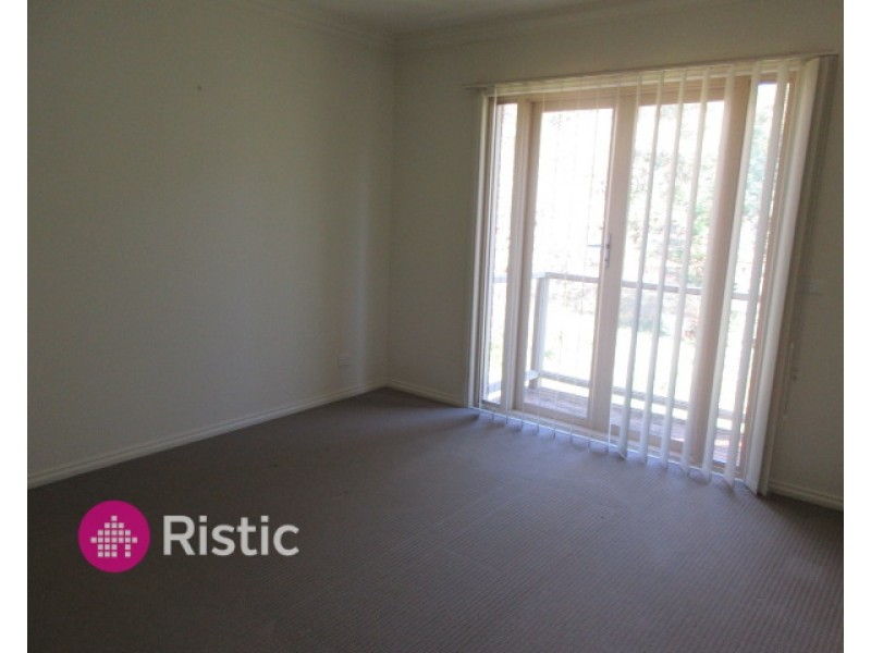 27 / 5 Delacombe Drive, Mill Park VIC 3082