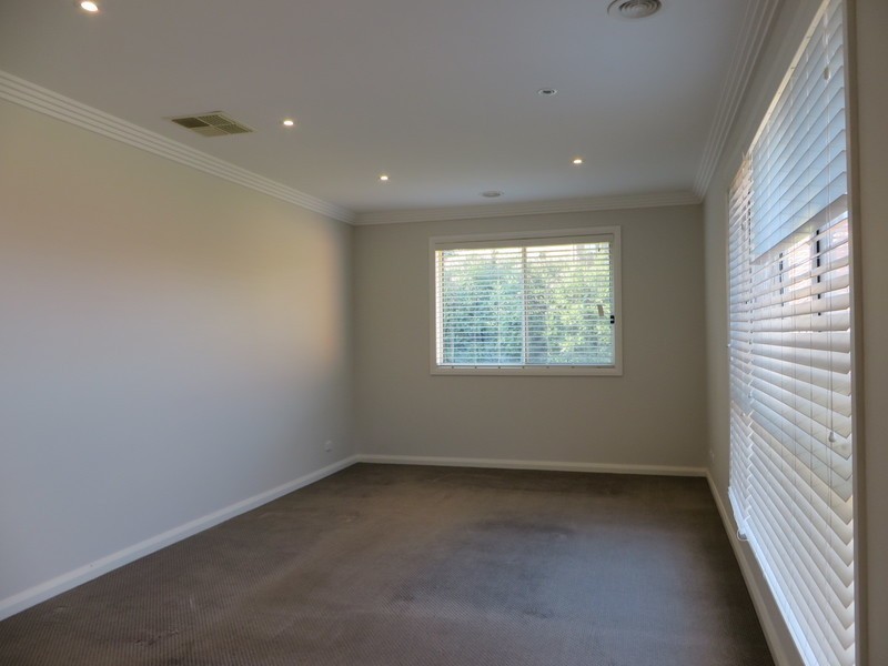 28 Gravlier Way, South Morang VIC 3752