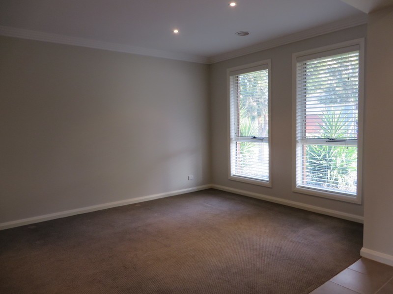 28 Gravlier Way, South Morang VIC 3752