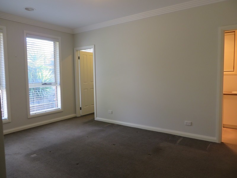 28 Gravlier Way, South Morang VIC 3752