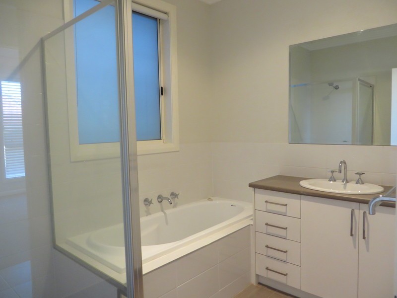 28 Gravlier Way, South Morang VIC 3752