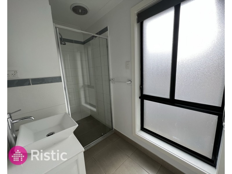18/12 Kirkland Court, Epping VIC 3076