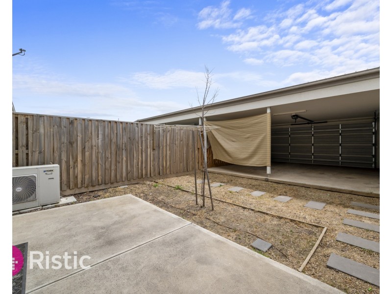 10 Catherine Walk, Wollert VIC 3750