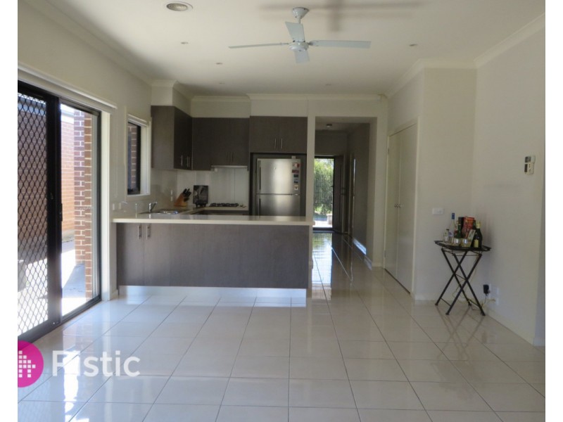 4 Persian Close, Epping VIC 3076