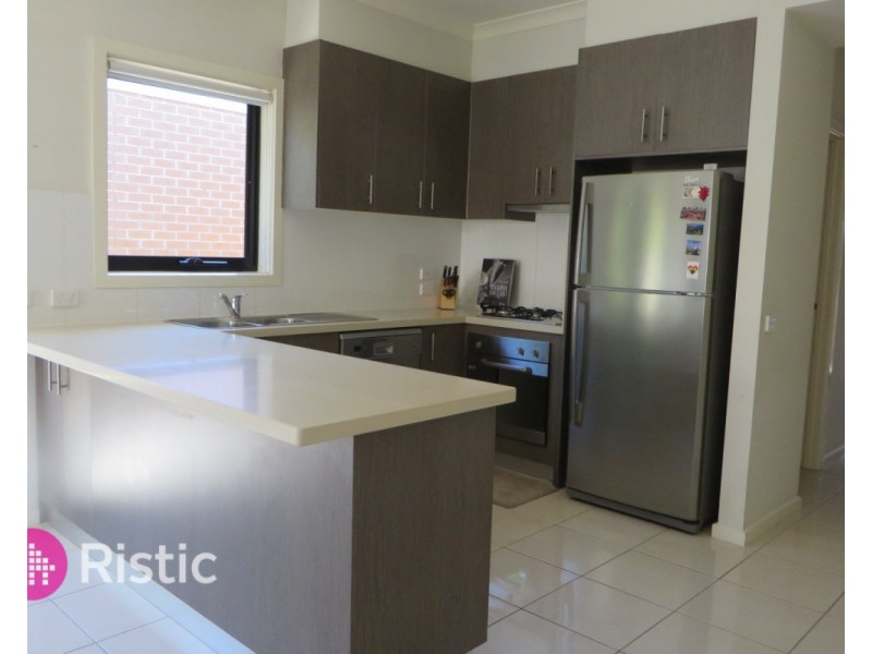 4 Persian Close, Epping VIC 3076