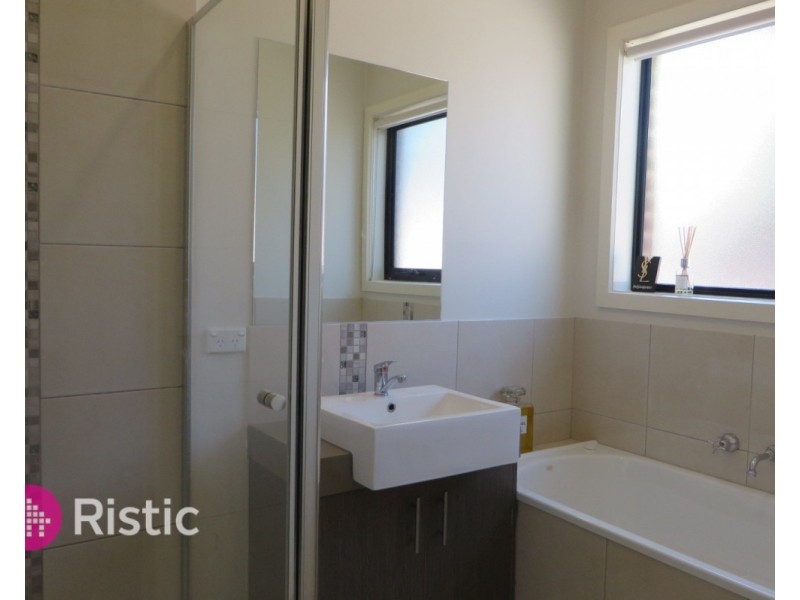 4 Persian Close, Epping VIC 3076