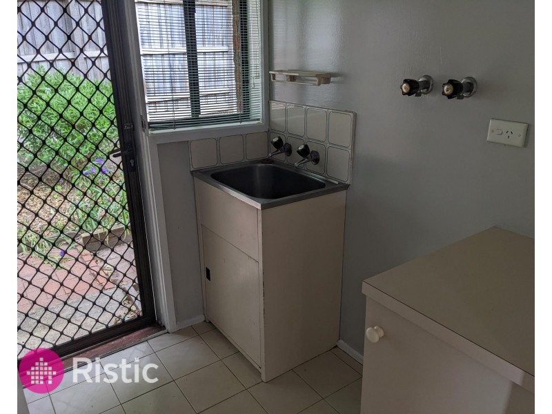 2/37-39 Cuthbert Drive, Mill Park VIC 3082