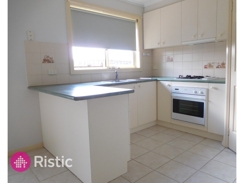 2/4 Bean Court, Mill Park VIC 3082