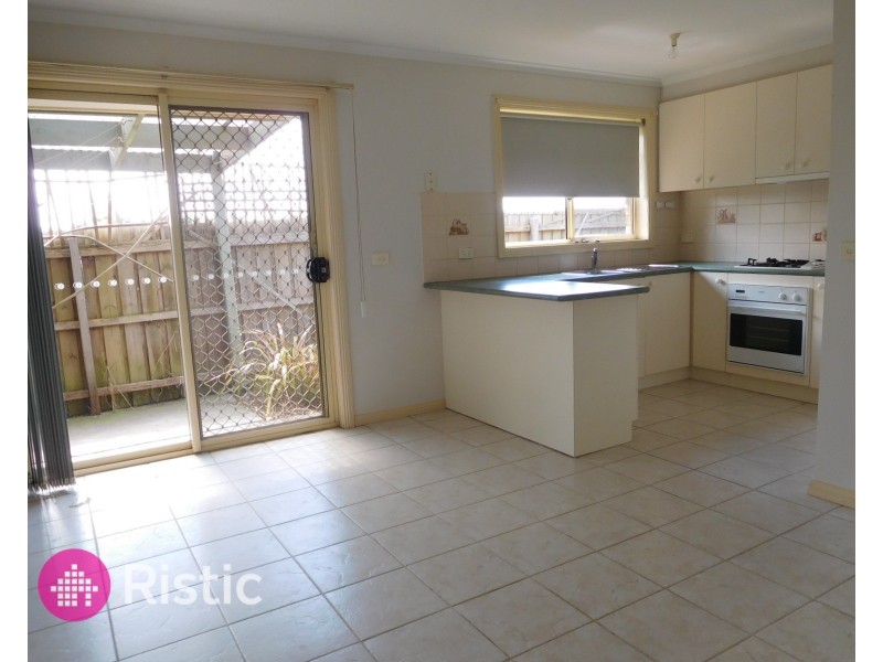 2/4 Bean Court, Mill Park VIC 3082