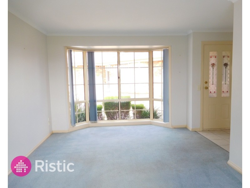 2/4 Bean Court, Mill Park VIC 3082
