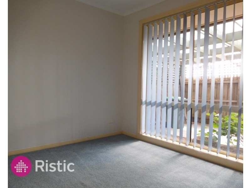 2/4 Bean Court, Mill Park VIC 3082
