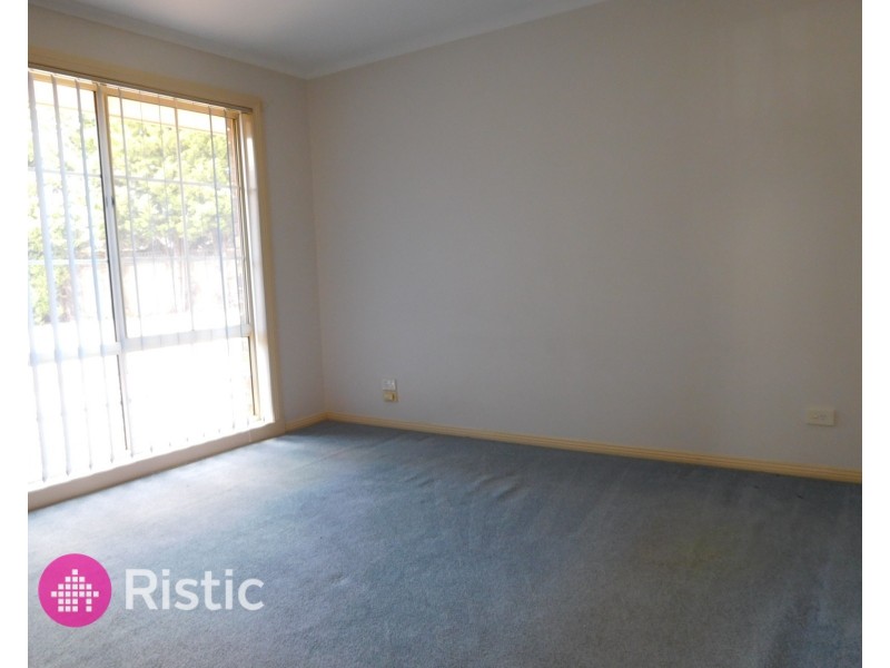 2/4 Bean Court, Mill Park VIC 3082