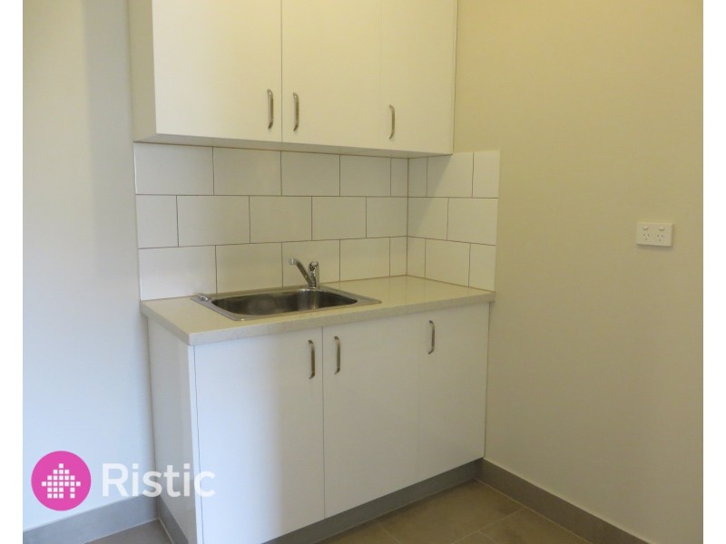 2/2 Woolnough Drive, Epping VIC 3076
