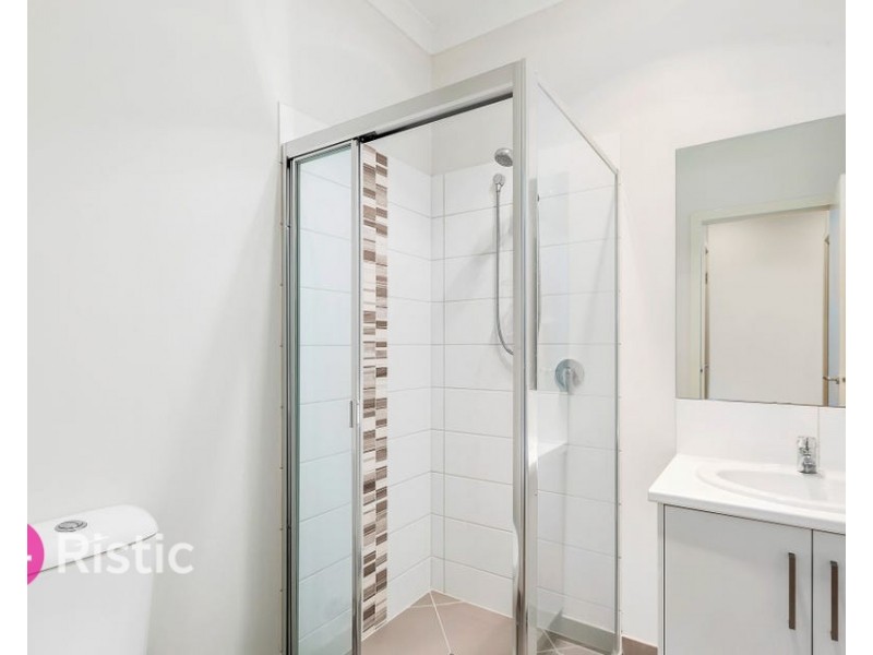 18F Houston Street, Epping VIC 3076