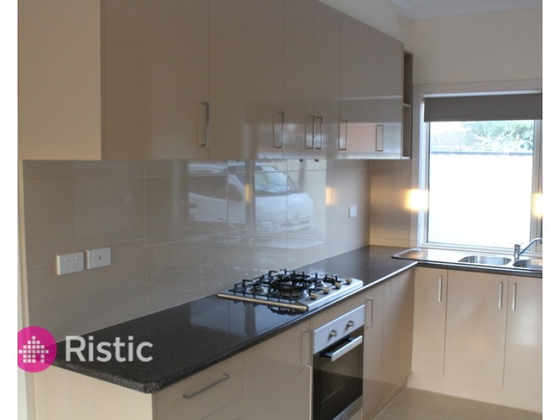 2/32 Maxwell Street, Lalor VIC 3075