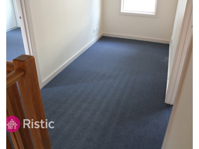 2/32 Maxwell Street, Lalor VIC 3075
