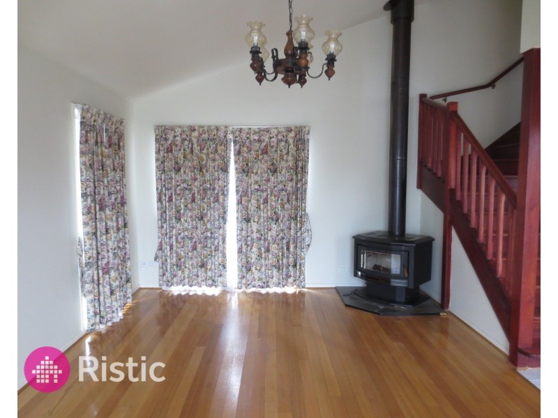 2 Allwyn Crescent, Mill Park VIC 3082