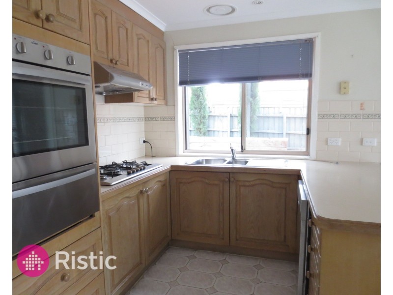 2 Allwyn Crescent, Mill Park VIC 3082