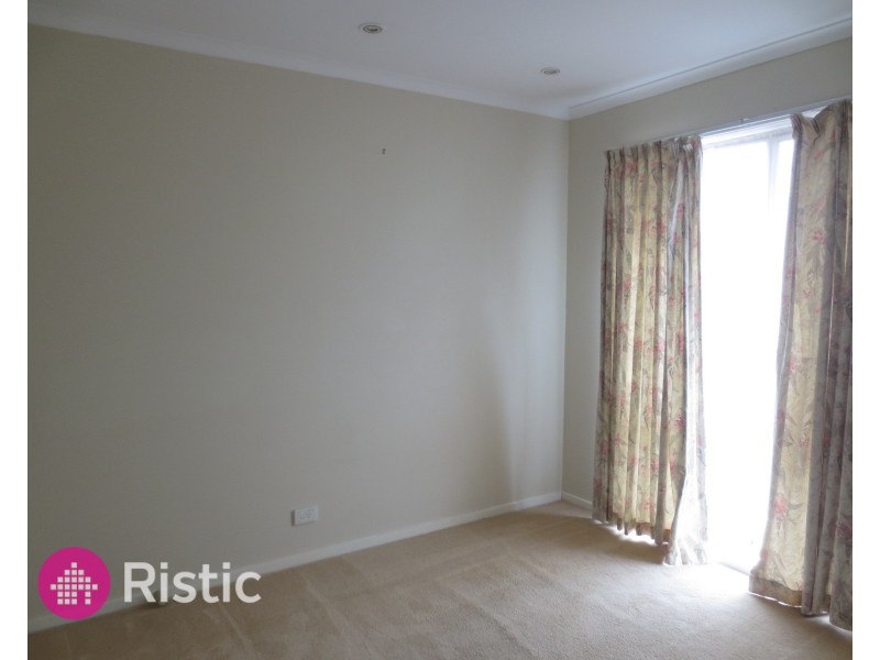 2 Allwyn Crescent, Mill Park VIC 3082