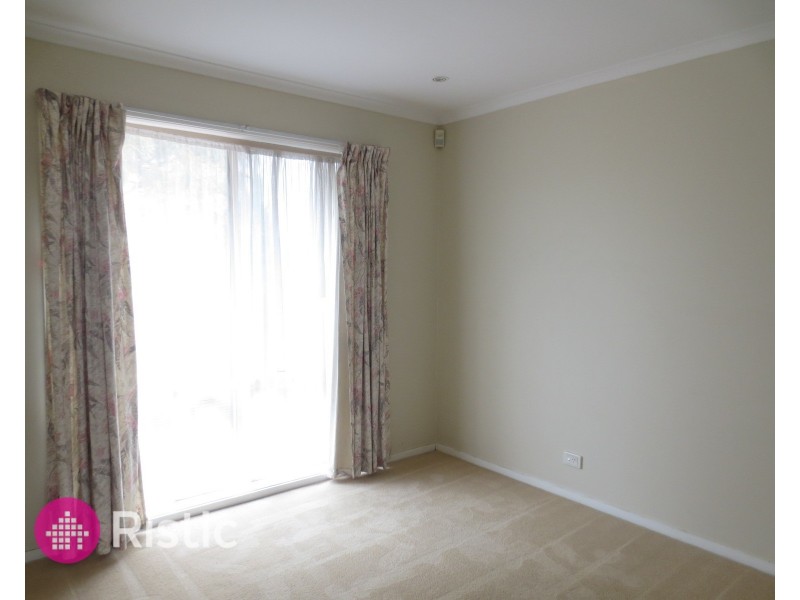 2 Allwyn Crescent, Mill Park VIC 3082