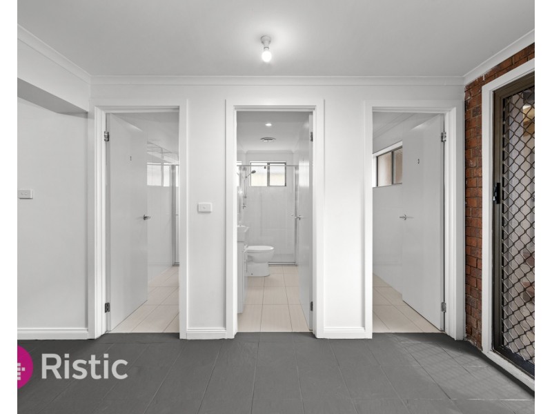 18 Centenary Drive, Mill Park VIC 3082