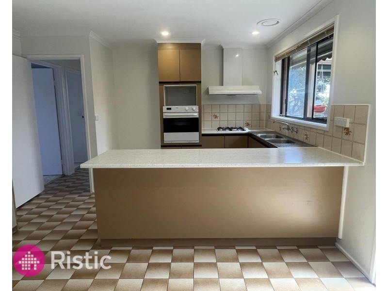 24 Kellaway Crescent, Mill Park VIC 3082