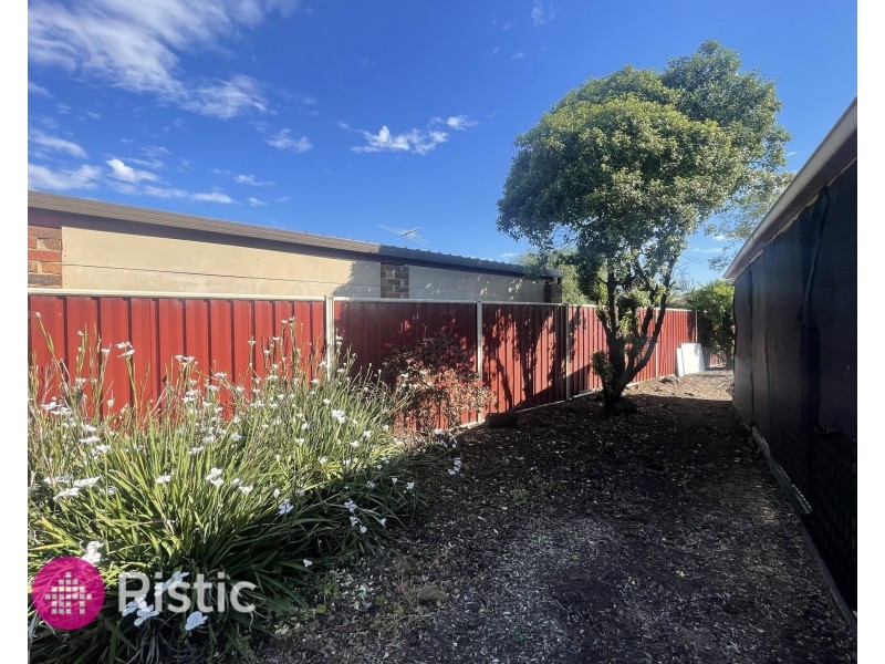 24 Kellaway Crescent, Mill Park VIC 3082