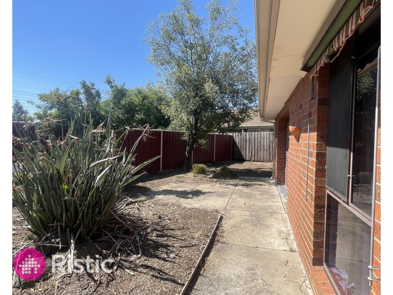 24 Kellaway Crescent, Mill Park VIC 3082
