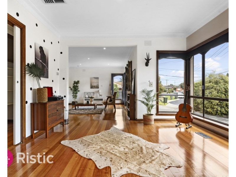 11 Marlock Close, Thomastown VIC 3074