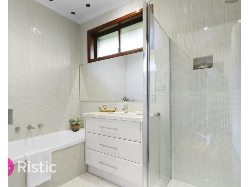 11 Marlock Close, Thomastown VIC 3074