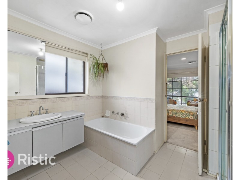 7 Monterey Court, Mill Park VIC 3082