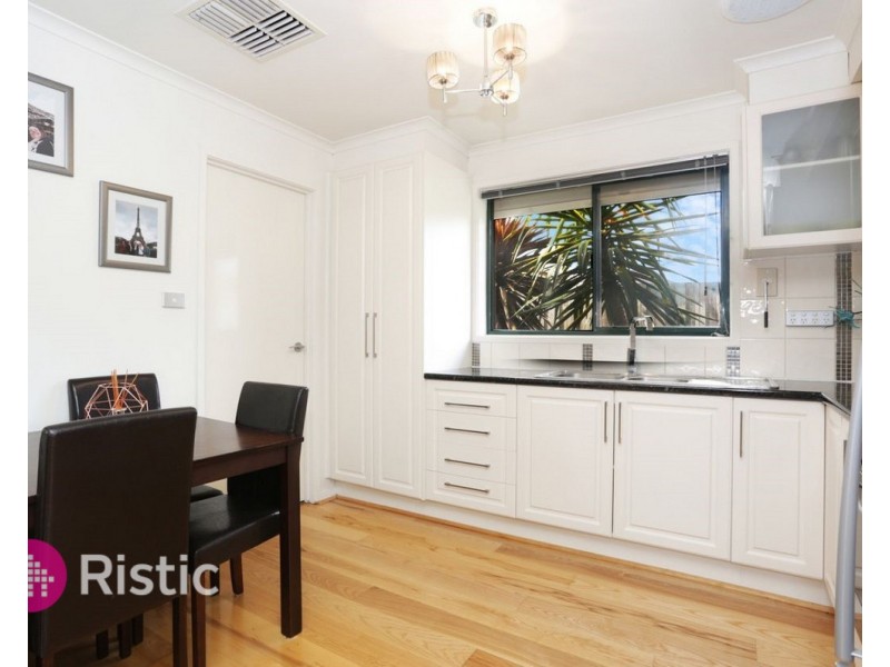 2/68 Northumberland Drive, Epping VIC 3076